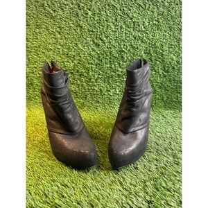 Elizabeth and James Black Leather Slouchy Ankle Boots Cone Heel Size 9B Italy‎